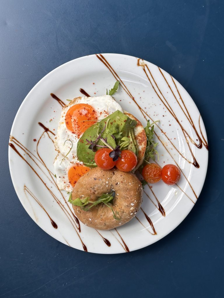 Halloumi Bagel (V)